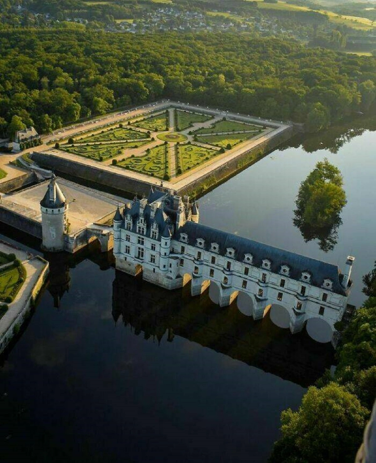 Timeless Treasures: 44 Remarkable Relics of History