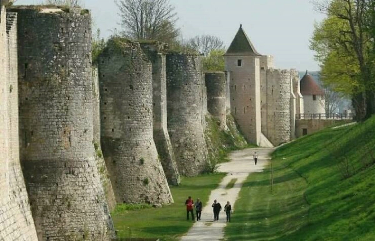 Timeless Treasures: 44 Remarkable Relics of History