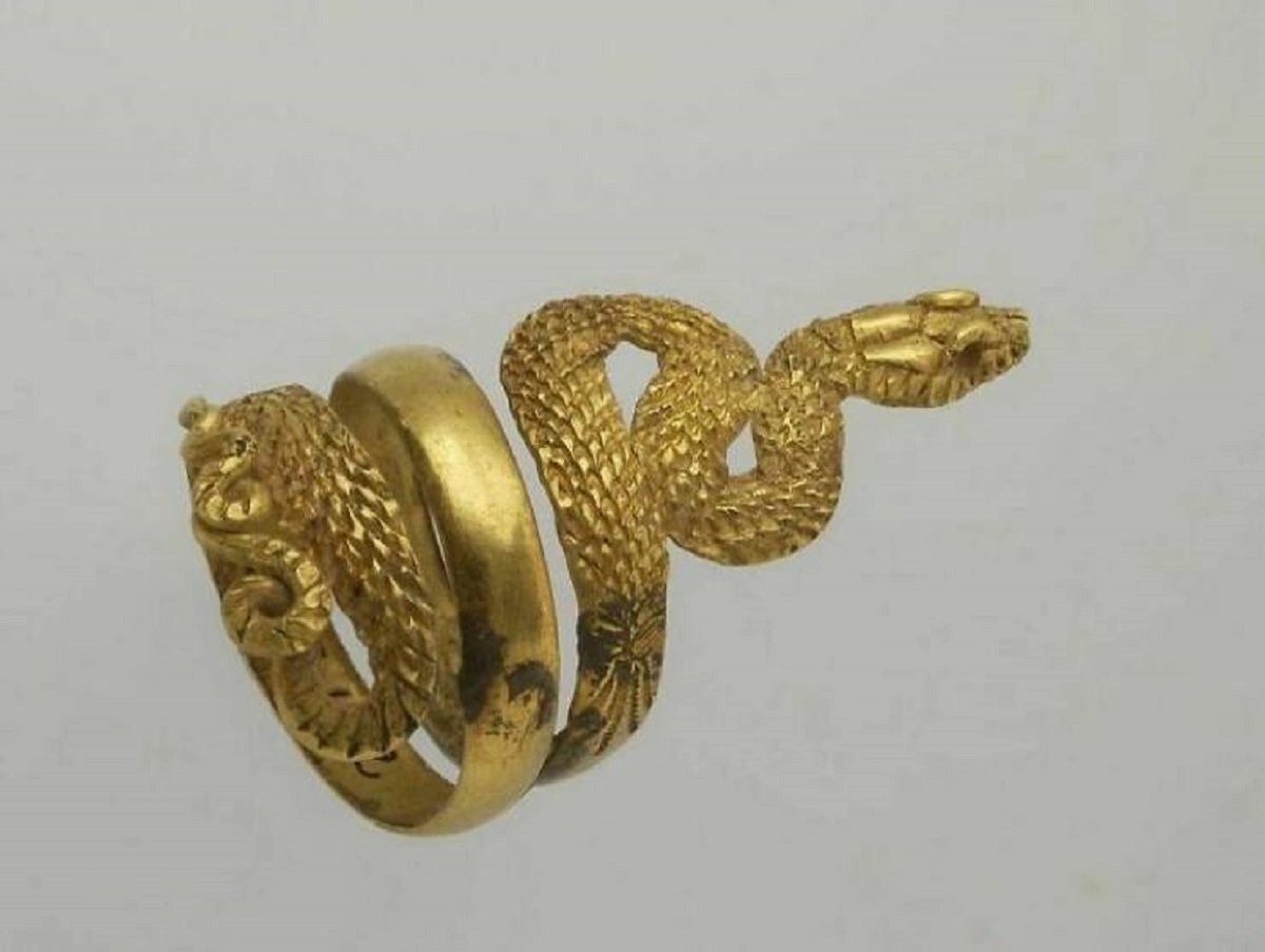 Timeless Treasures: 44 Remarkable Relics of History