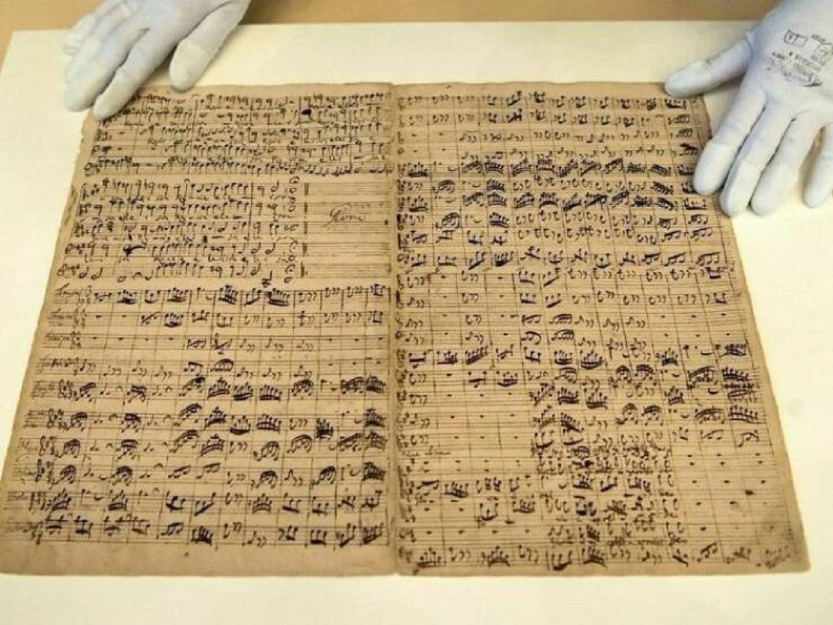 Timeless Treasures: 44 Remarkable Relics of History