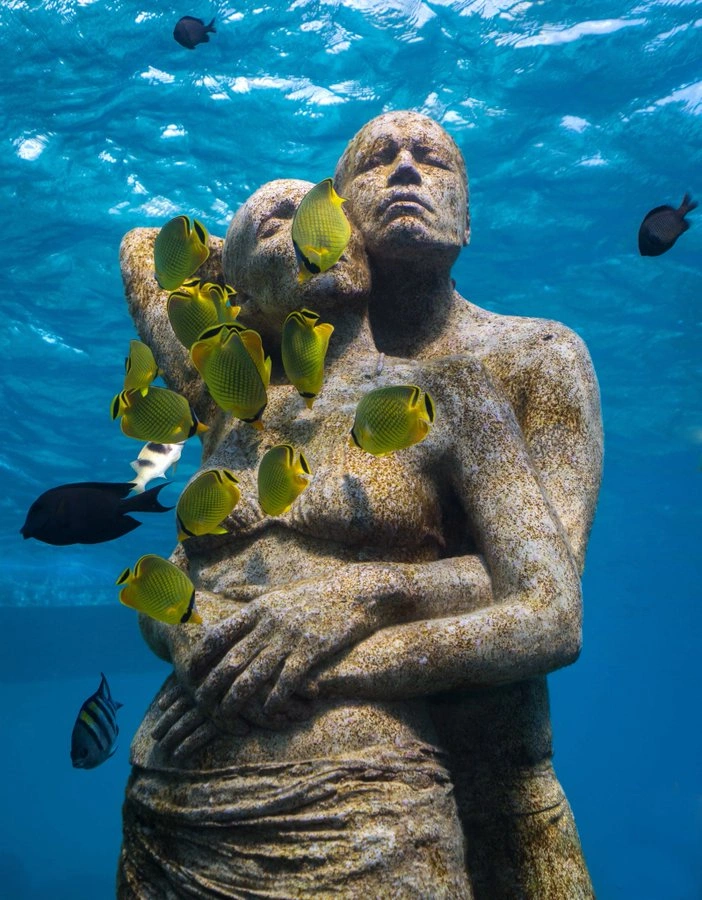 20 Breathtaking Images of Sunken Sculptures