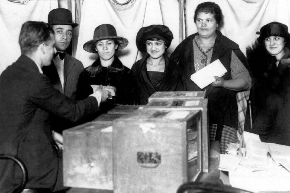 30 Captivating Historical Images that Transport You Through Time