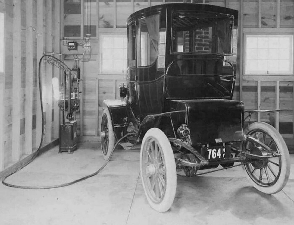 30 Captivating Historical Images that Transport You Through Time