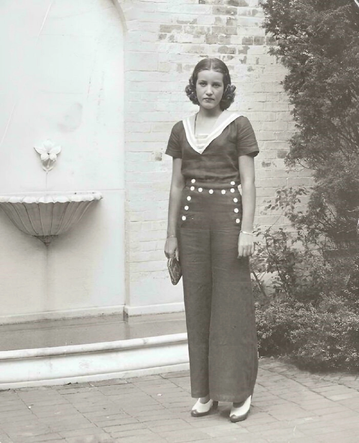 30 Captivating Historical Images that Transport You Through Time