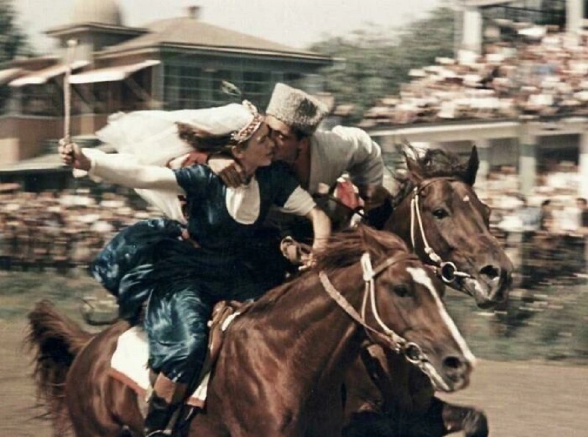 30 Captivating Historical Images that Transport You Through Time