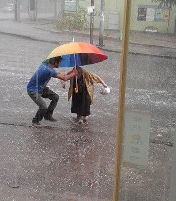 18 Kind-Hearted Individuals Who Inspire Us to Do Good