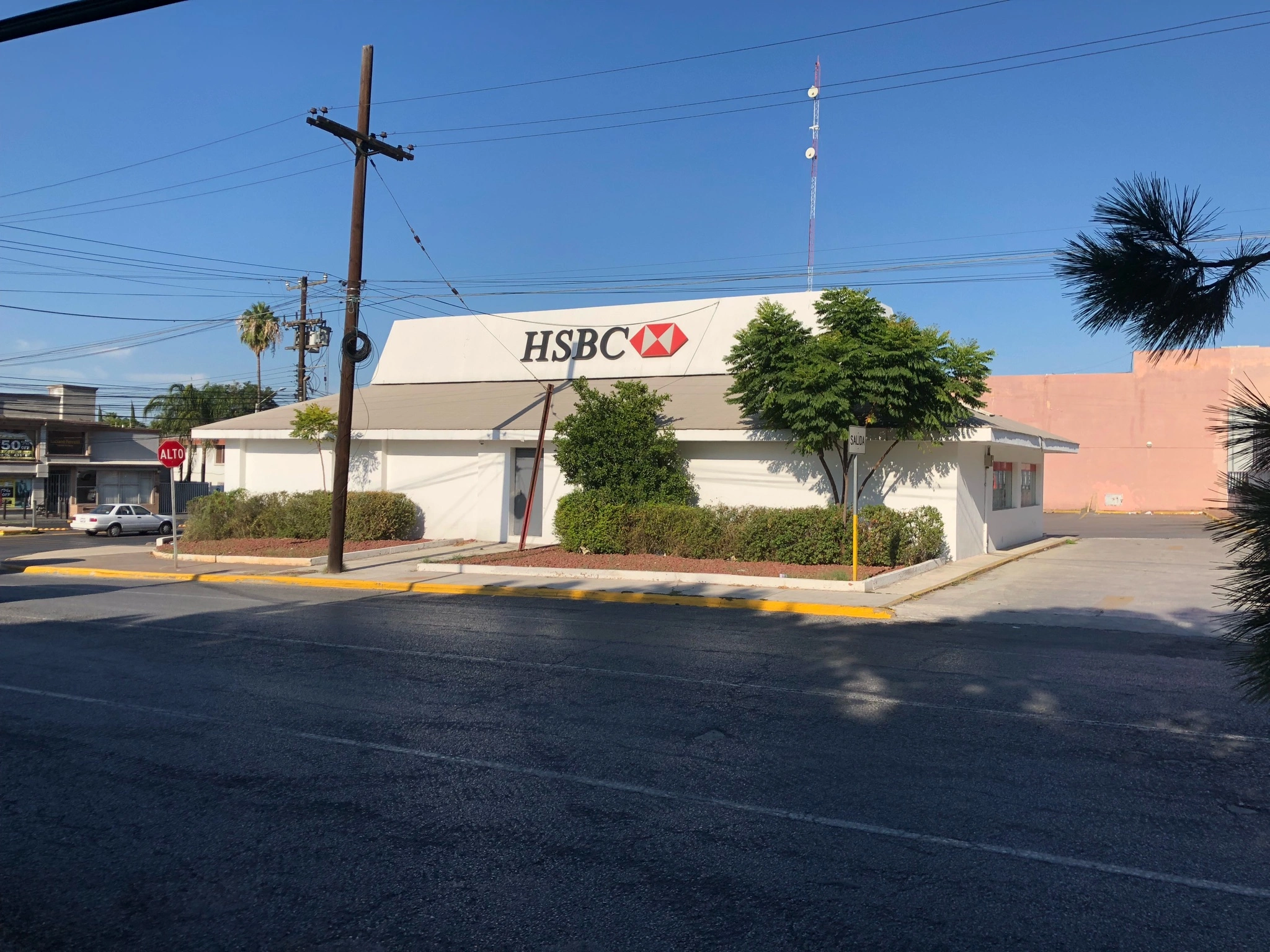 18 Former Pizza Hut Locations That Are Hard to Miss