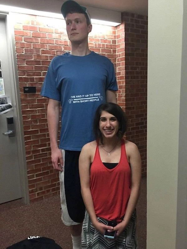 31 Vertically Gifted Individuals Who Just Can't Seem to Catch a Break
