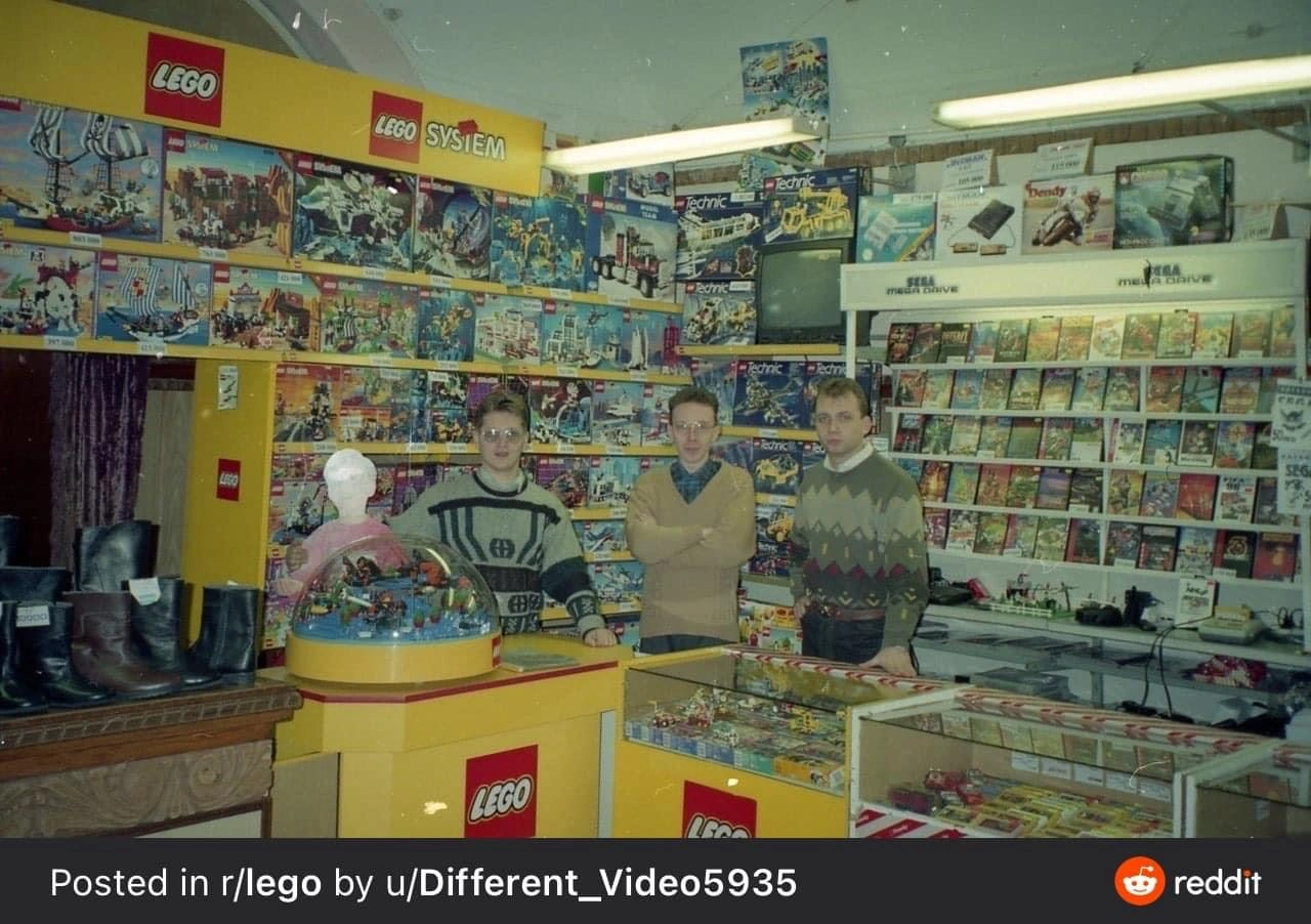 26 Photos Showing Why Toys "R" Us Was the Ultimate Toy Store Destination
