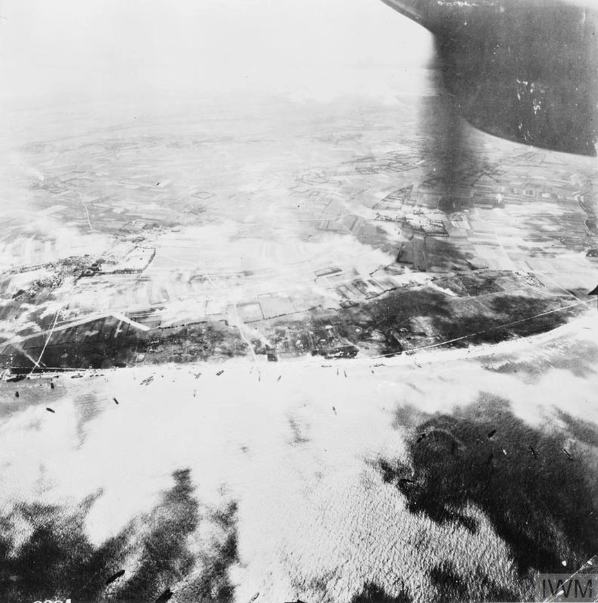 Chilling Historical Images from D-Day: 21 Captivating Photos
