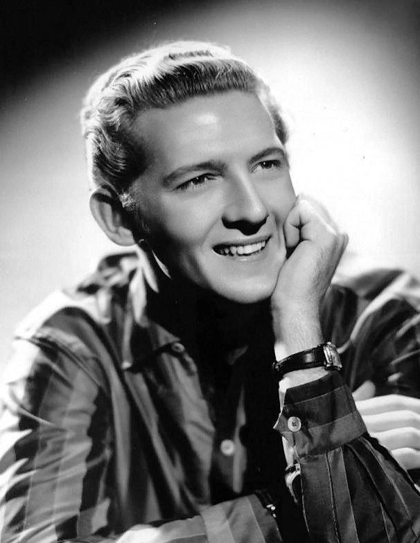 24 Beloved Celebrities Who Passed Away in 2022