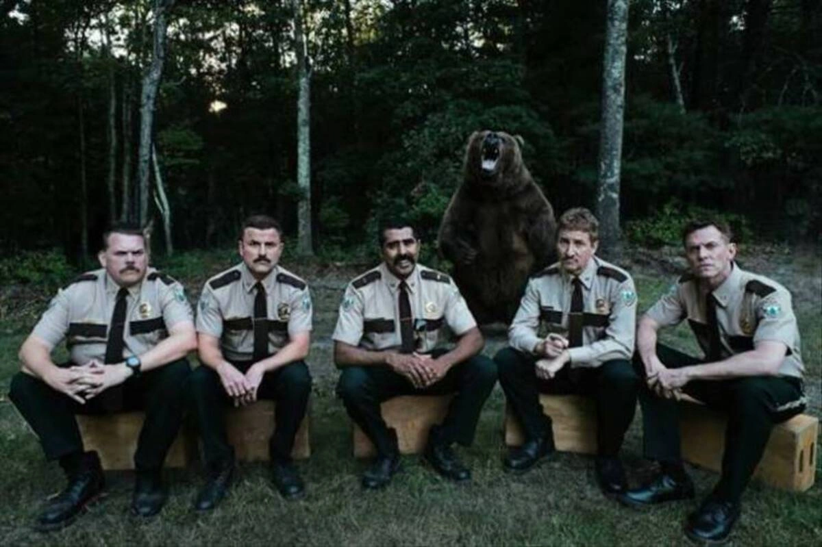 24 Quirky and Offbeat Images Without Any Connection Needed