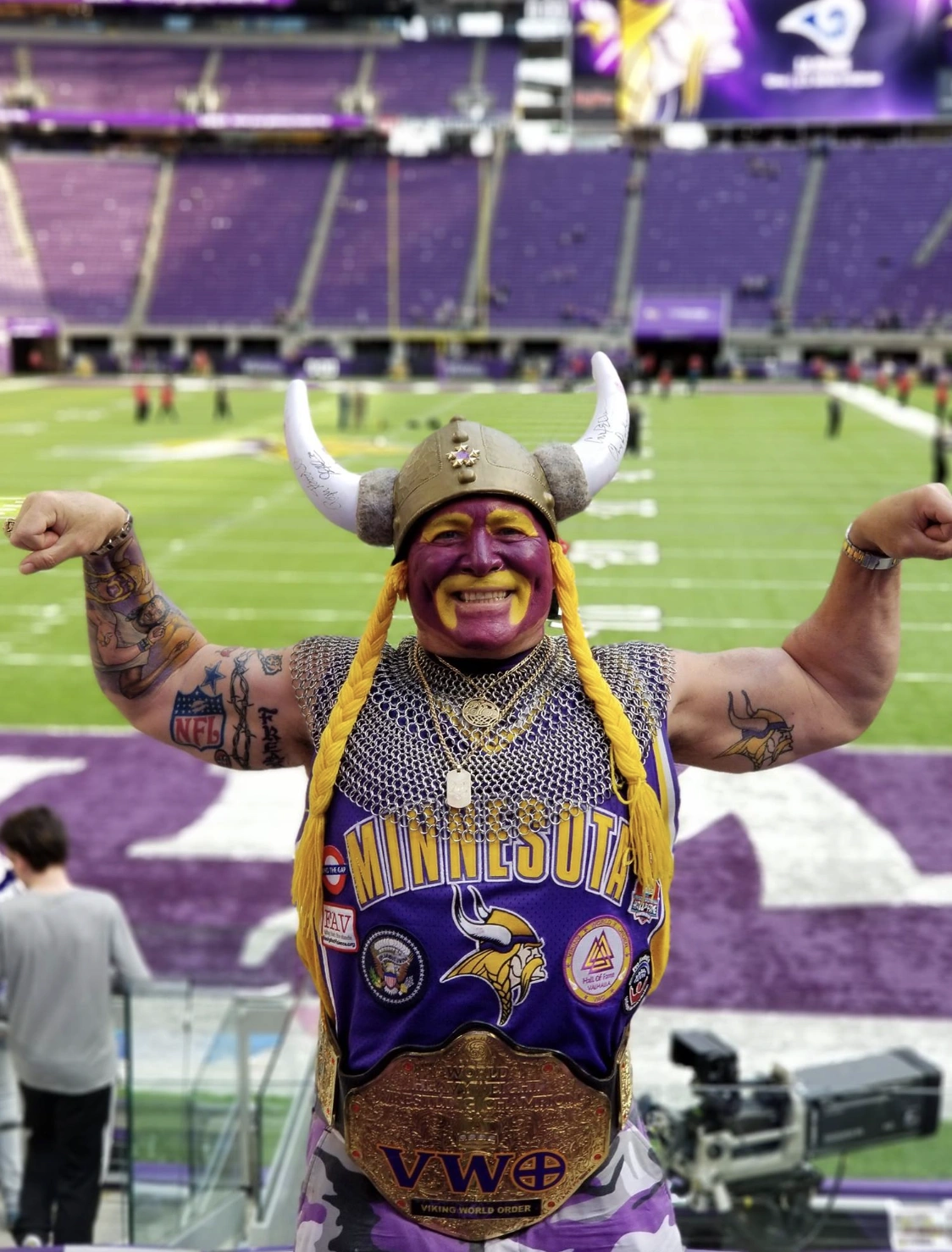 21 Rowdy Football Fanatics to Start a Fan Support Group