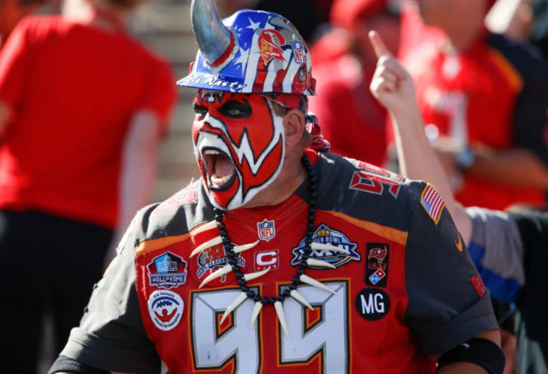 21 Rowdy Football Fanatics to Start a Fan Support Group