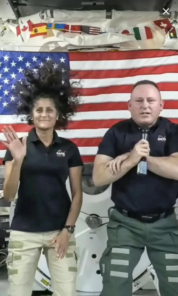 Saturday Morning Delights: 24 Captivating Images and Memes for Discerning Individuals