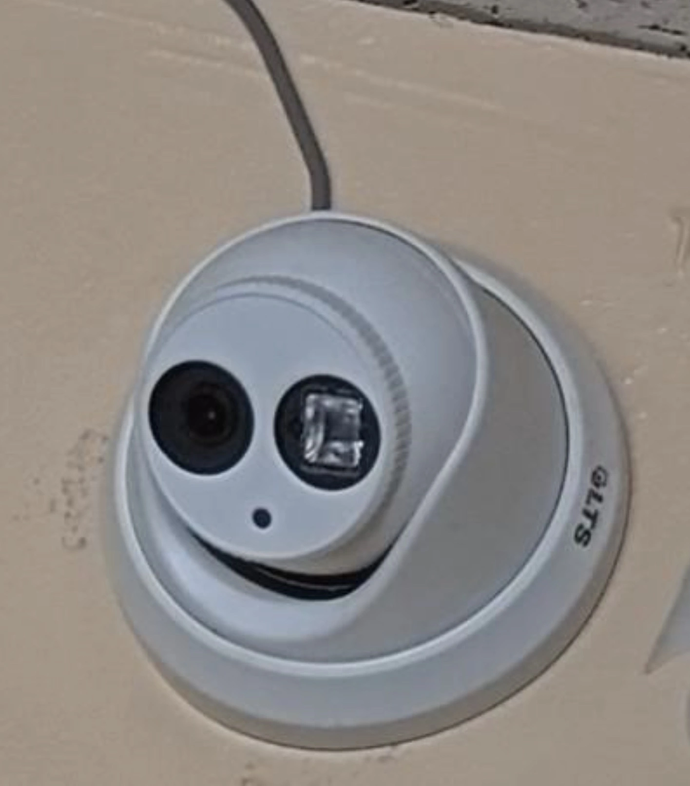 Encountering Pareidolia: 44 Inanimate Objects Revealing Faces