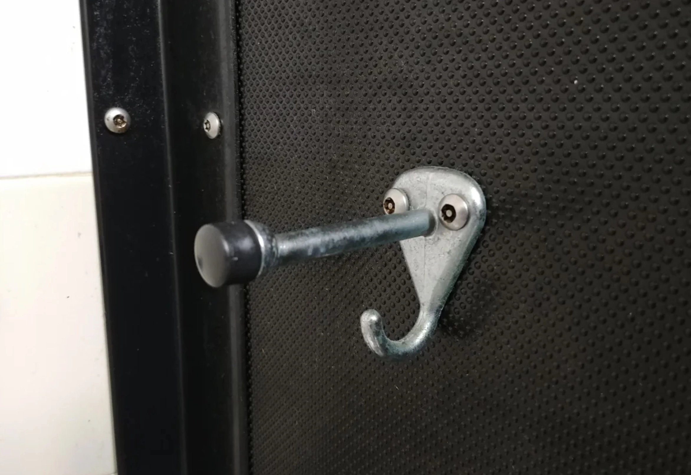 Encountering Pareidolia: 44 Inanimate Objects Revealing Faces