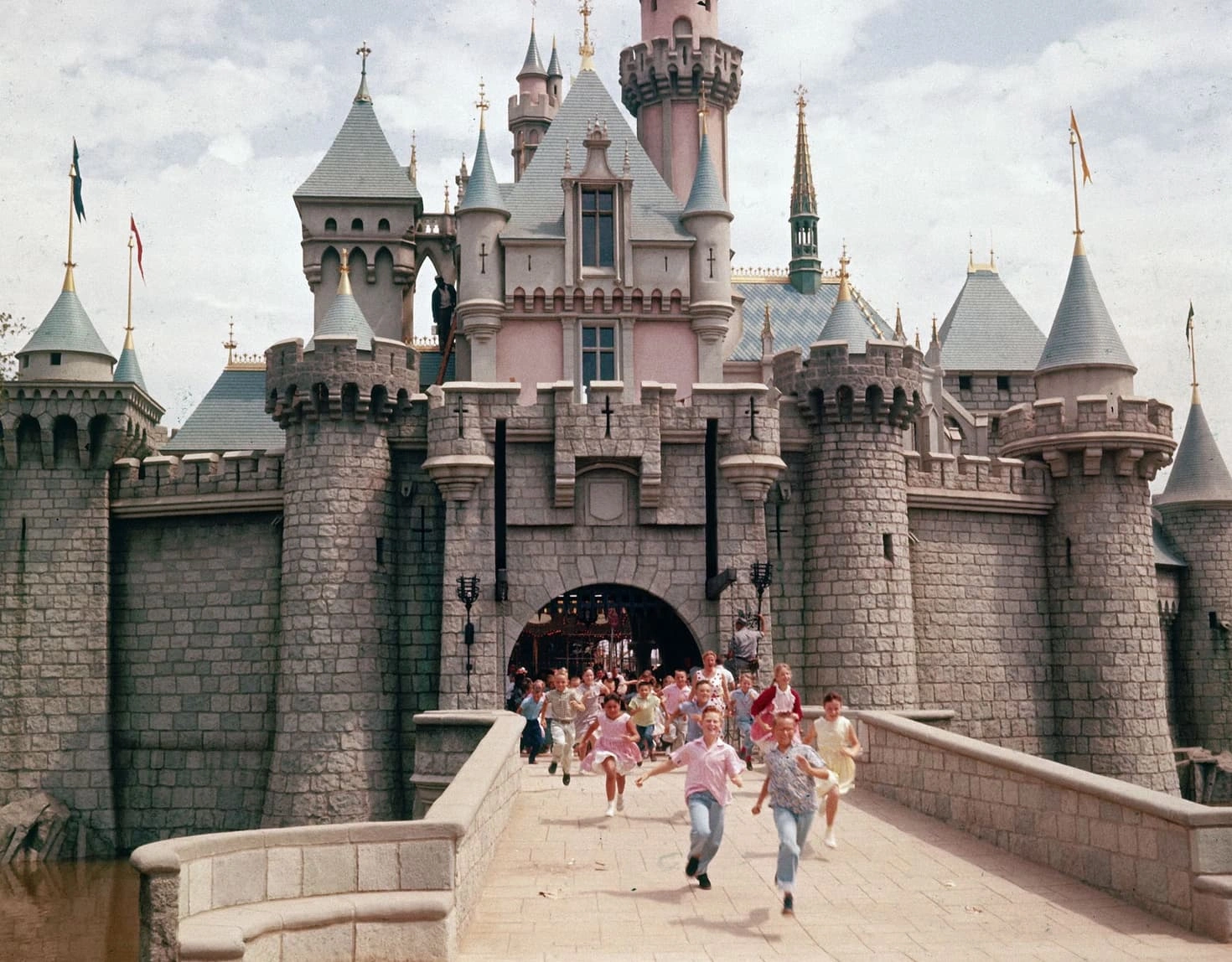 A Glimpse into Disneyland's Past: The 1950s and 1960s