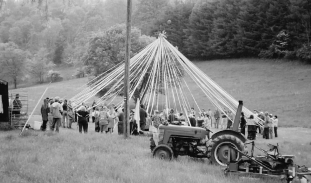 21 Captivating Images from the 1970s Back-to-the-Land Movement