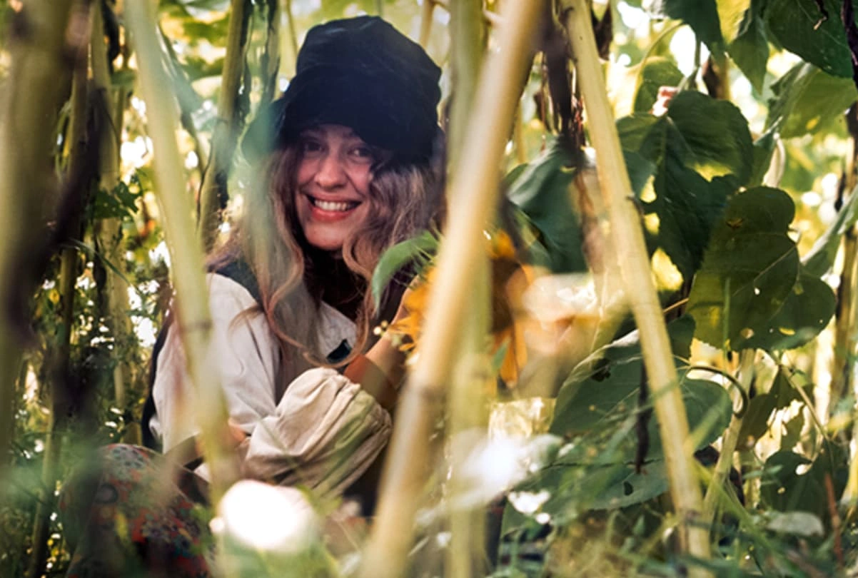 21 Captivating Images from the 1970s Back-to-the-Land Movement