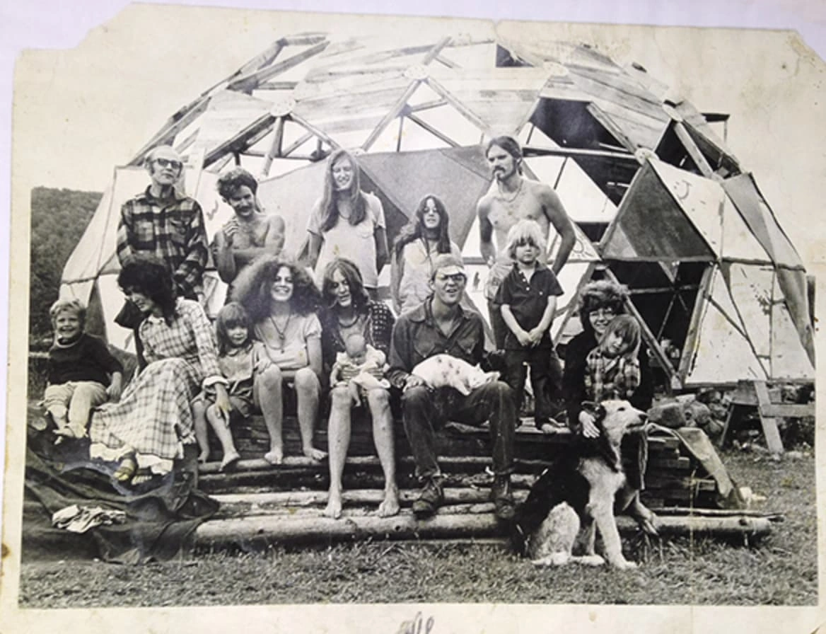 21 Captivating Images from the 1970s Back-to-the-Land Movement