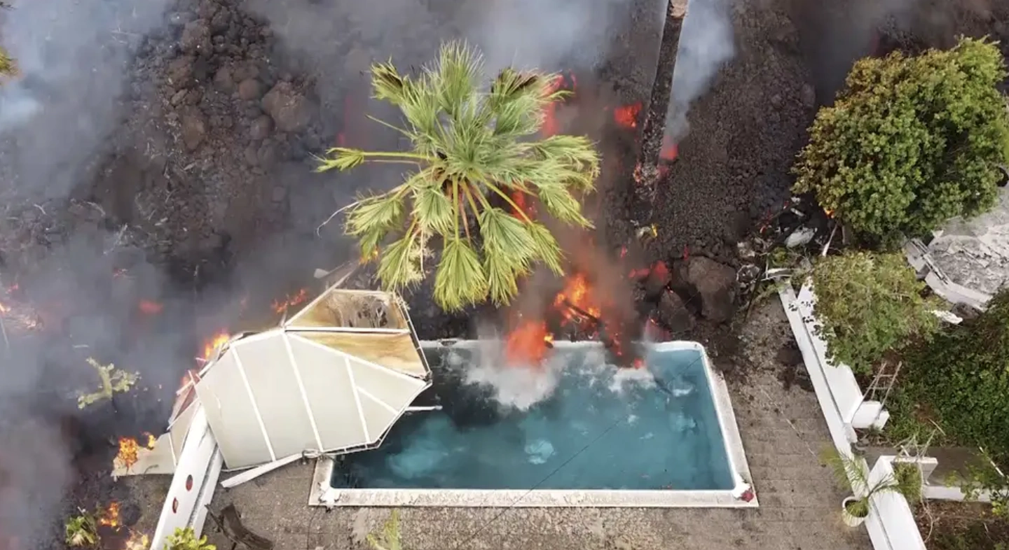 Mother Nature's Dual Nature: 18 Stunning and Powerful Photos from 2021