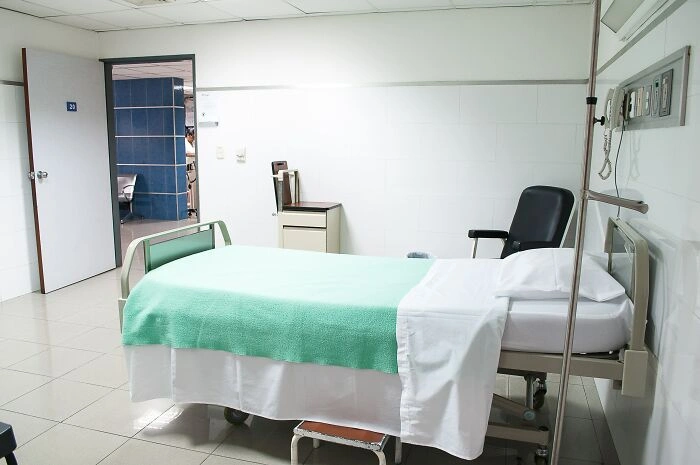 30 Individuals Share Their Experiences of Being in a Coma