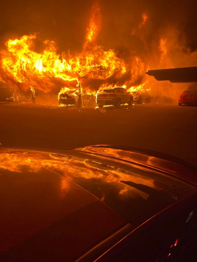 28 Individuals Enduring a Terrible Day