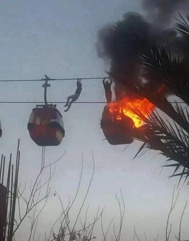 28 Individuals Enduring a Terrible Day