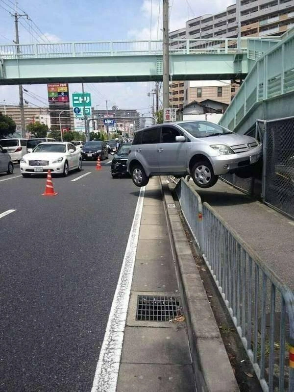 26 Instances of Unbelievable Misfortune Experienced by People