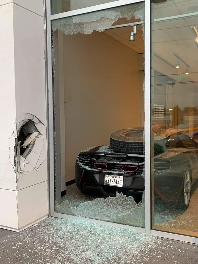 26 Instances of Unbelievable Misfortune Experienced by People
