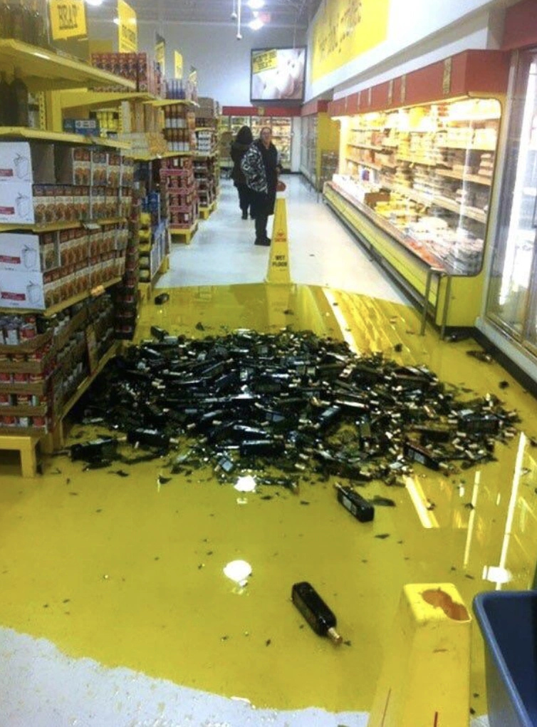 23 Clumsy Individuals Who Had Some Major Spills on the Job