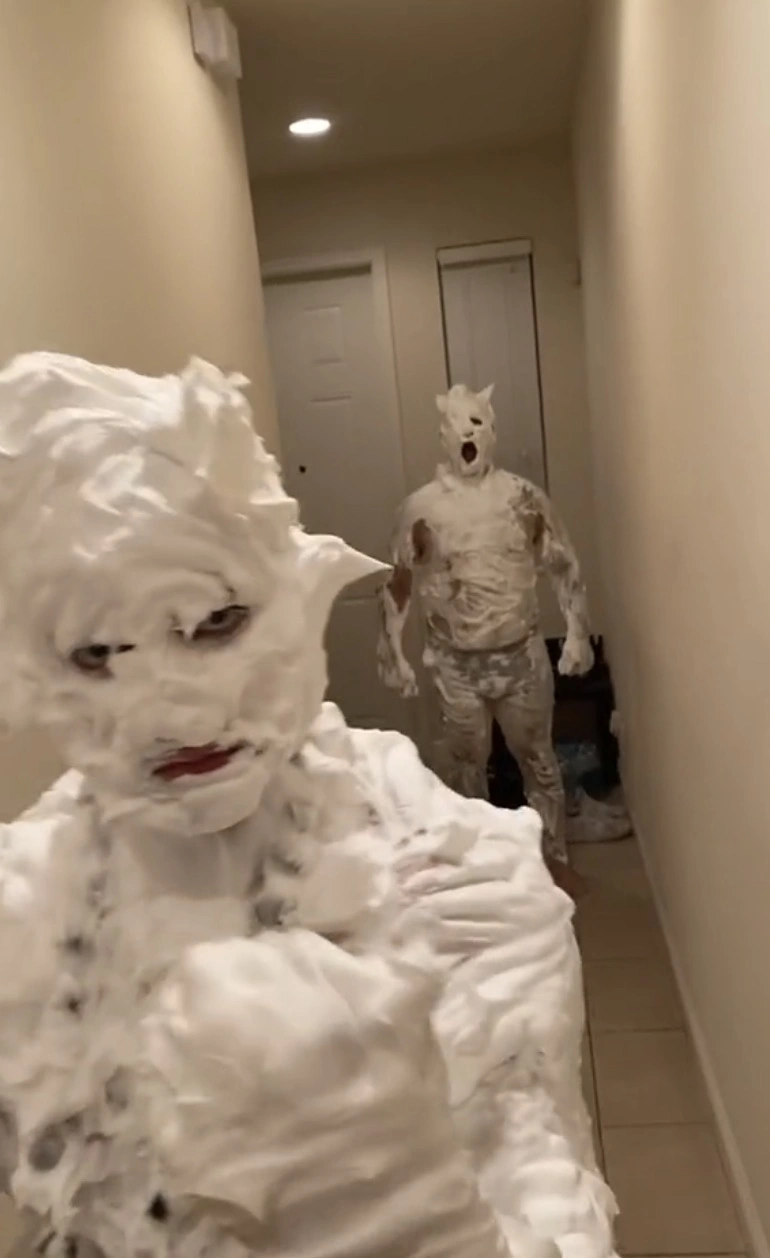 20 Images of Individuals Completely Covered in Shaving Cream