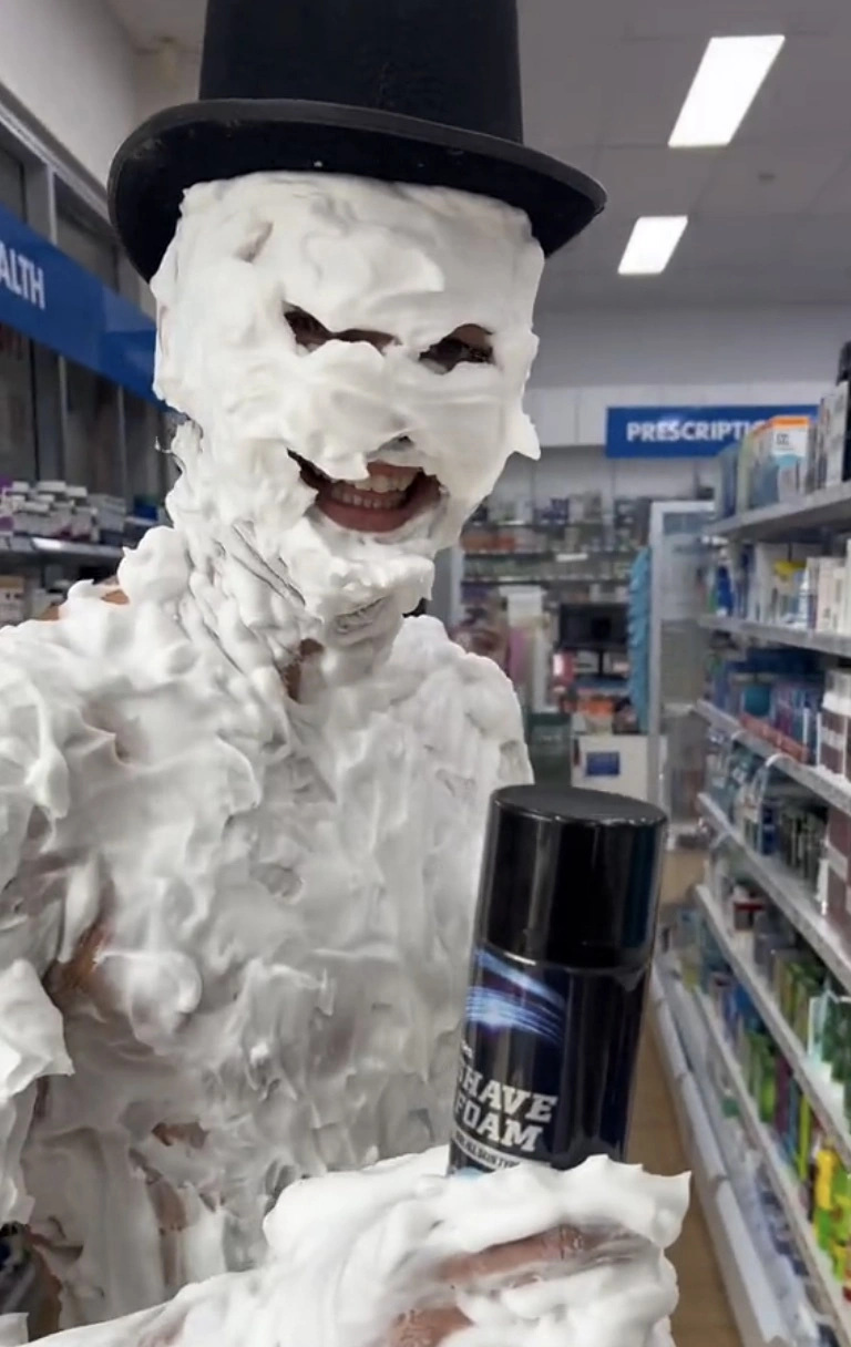20 Images of Individuals Completely Covered in Shaving Cream