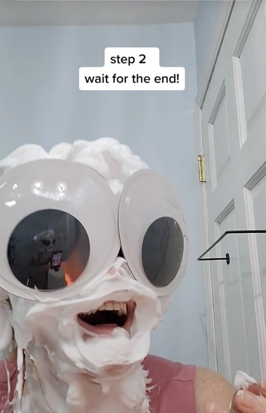 20 Images of Individuals Completely Covered in Shaving Cream