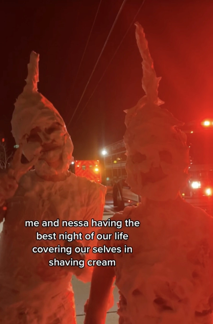 20 Images of Individuals Completely Covered in Shaving Cream