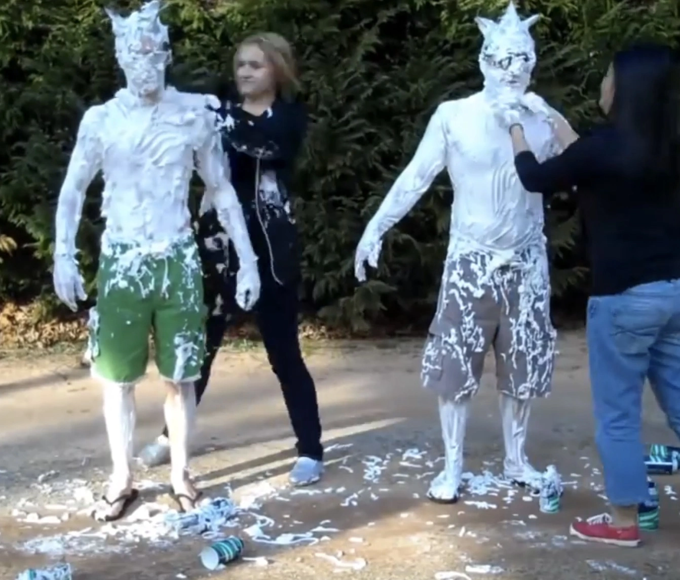 20 Images of Individuals Completely Covered in Shaving Cream