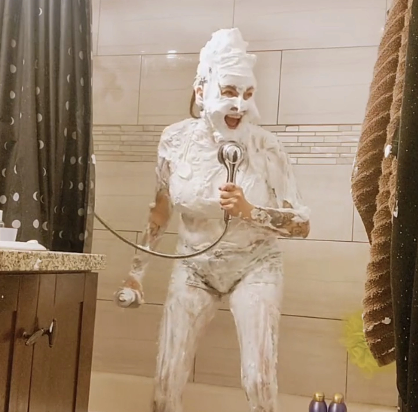 20 Images of Individuals Completely Covered in Shaving Cream