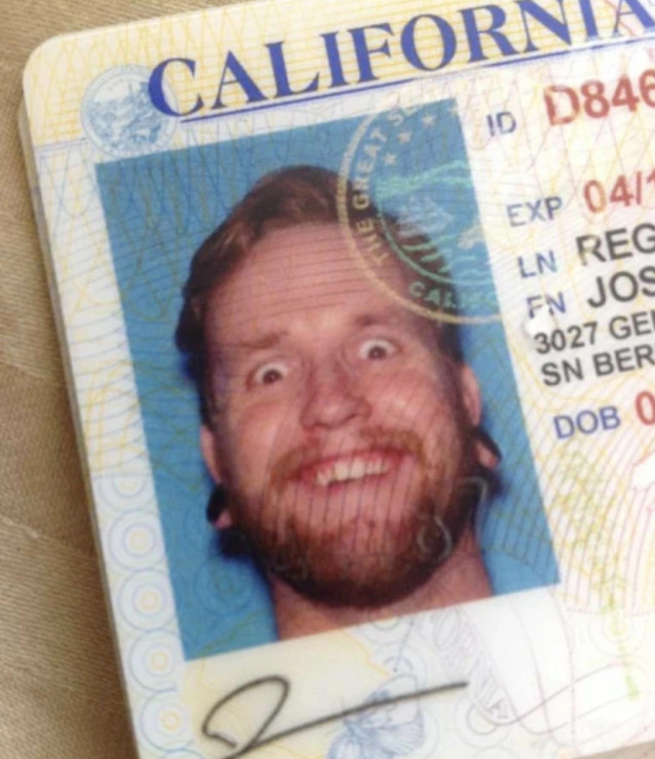 20 Terrible ID Pictures That Will Have You Pulled from the TSA Queue