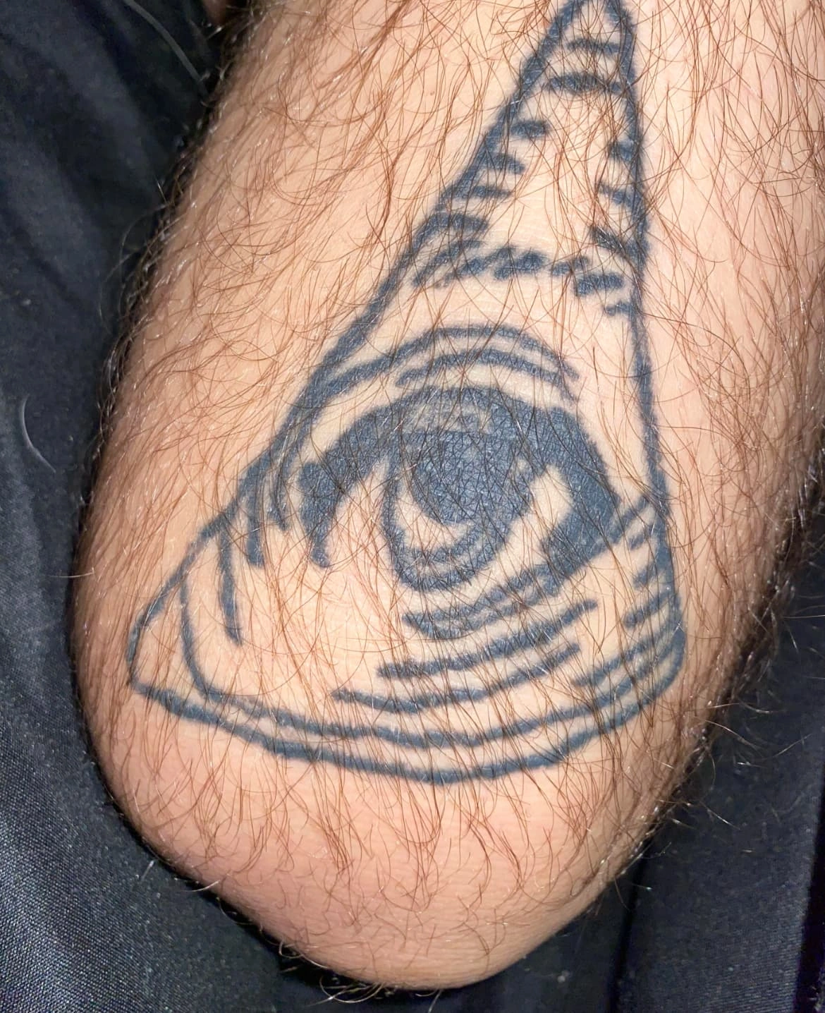 28 Tattoos That Unintentionally Resemble Anatomical Features