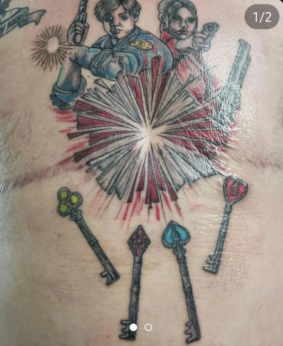 28 Tattoos That Unintentionally Resemble Anatomical Features