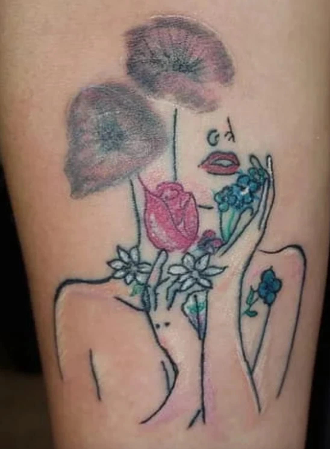 28 Tattoos That Unintentionally Resemble Anatomical Features