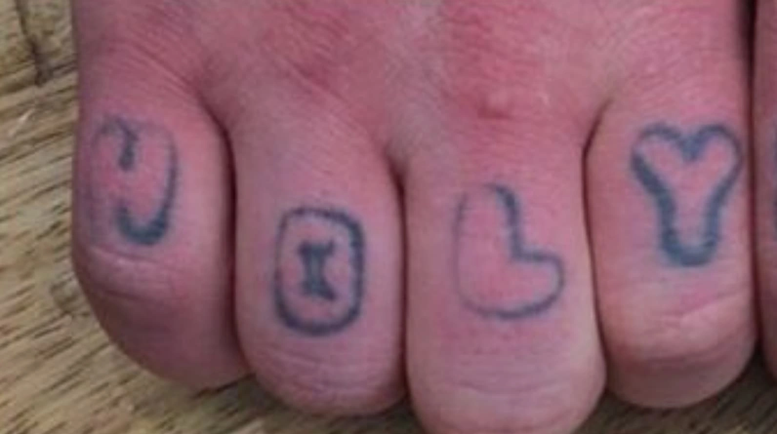 28 Tattoos That Unintentionally Resemble Anatomical Features