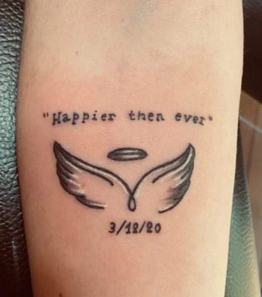 28 Tattoos That Unintentionally Resemble Anatomical Features