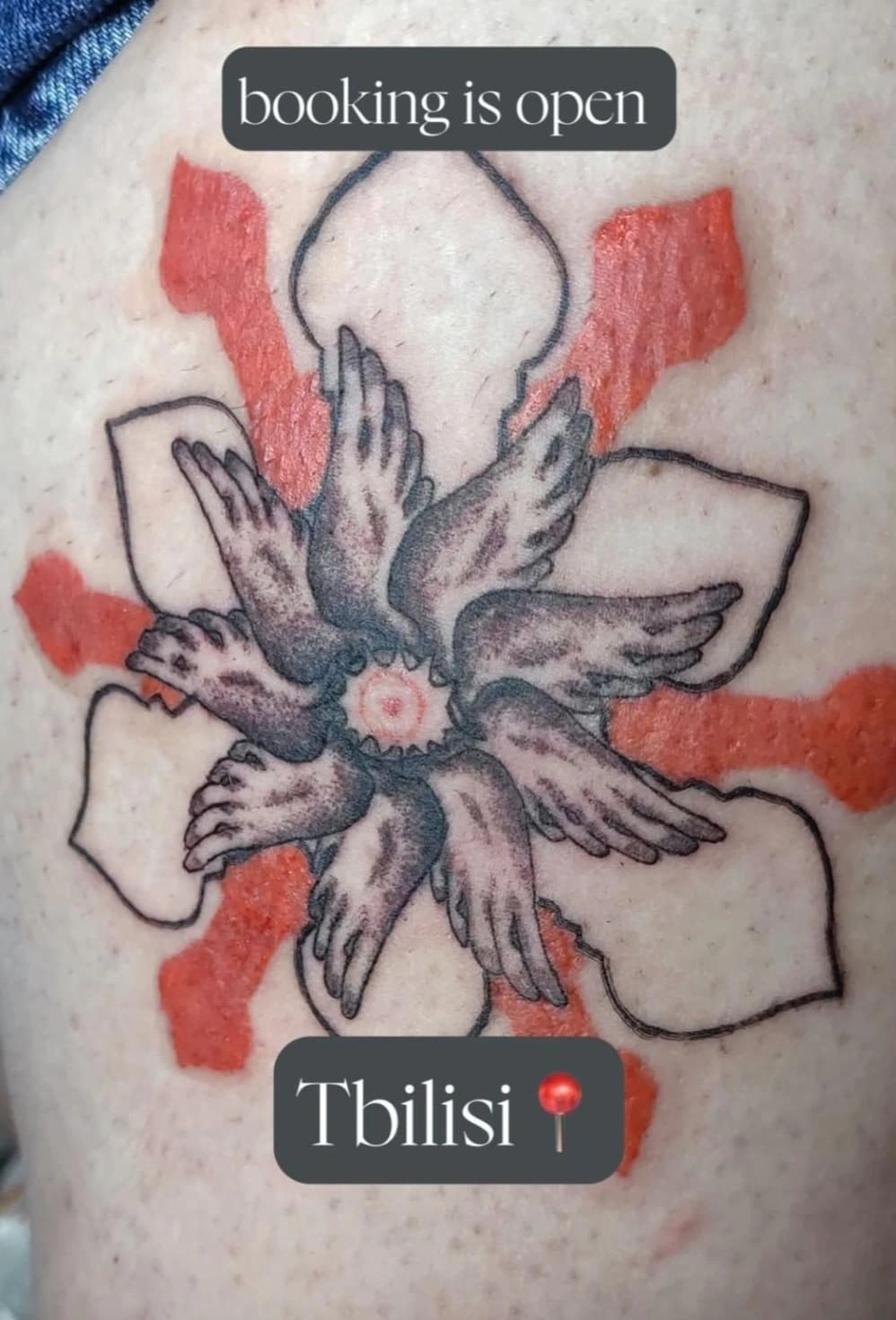 28 Tattoos That Unintentionally Resemble Anatomical Features