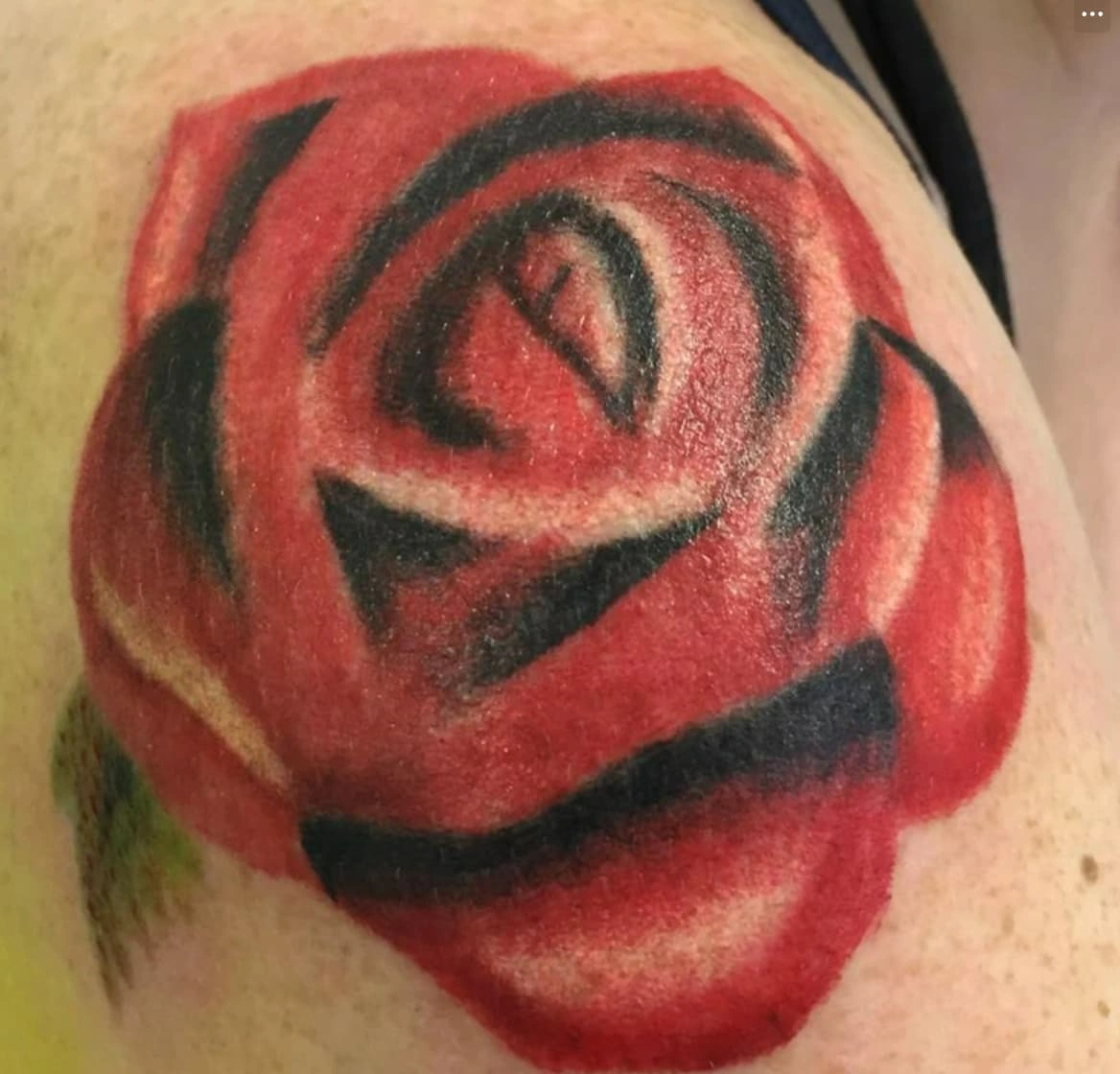 28 Tattoos That Unintentionally Resemble Anatomical Features