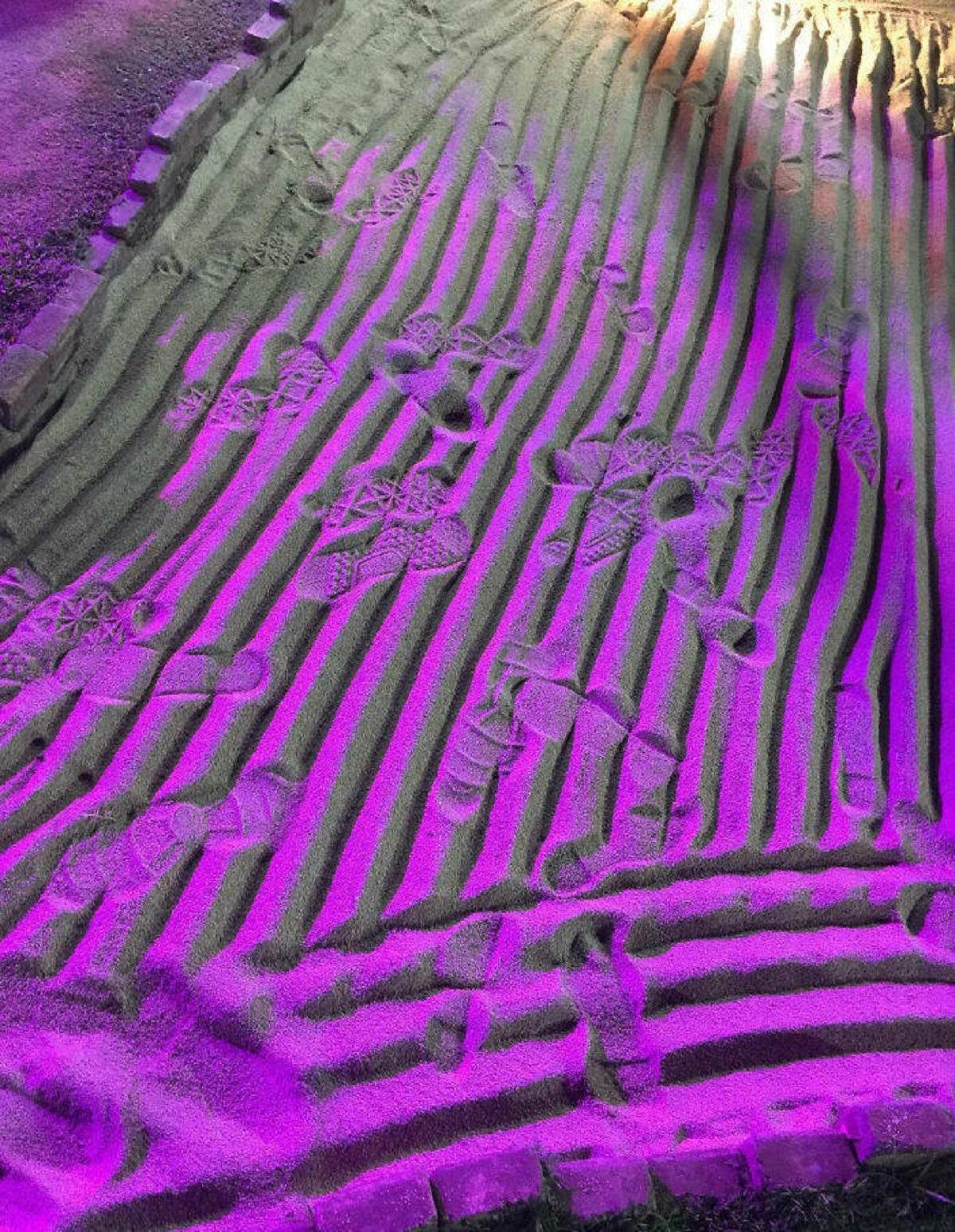 43 Tourists Who Showed a Lack of Respect