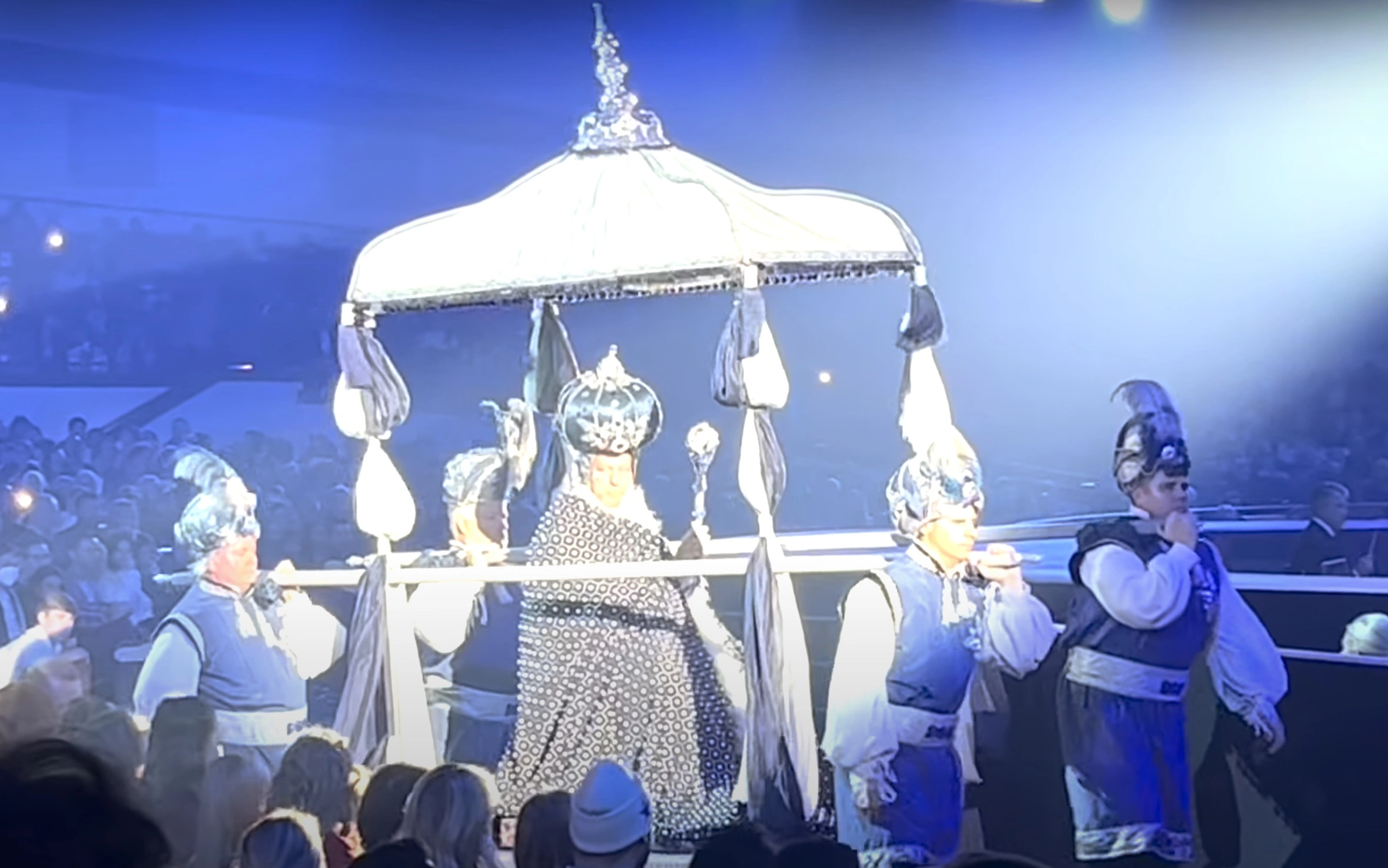 21 Mind-Blowing Moments Inside Megachurches