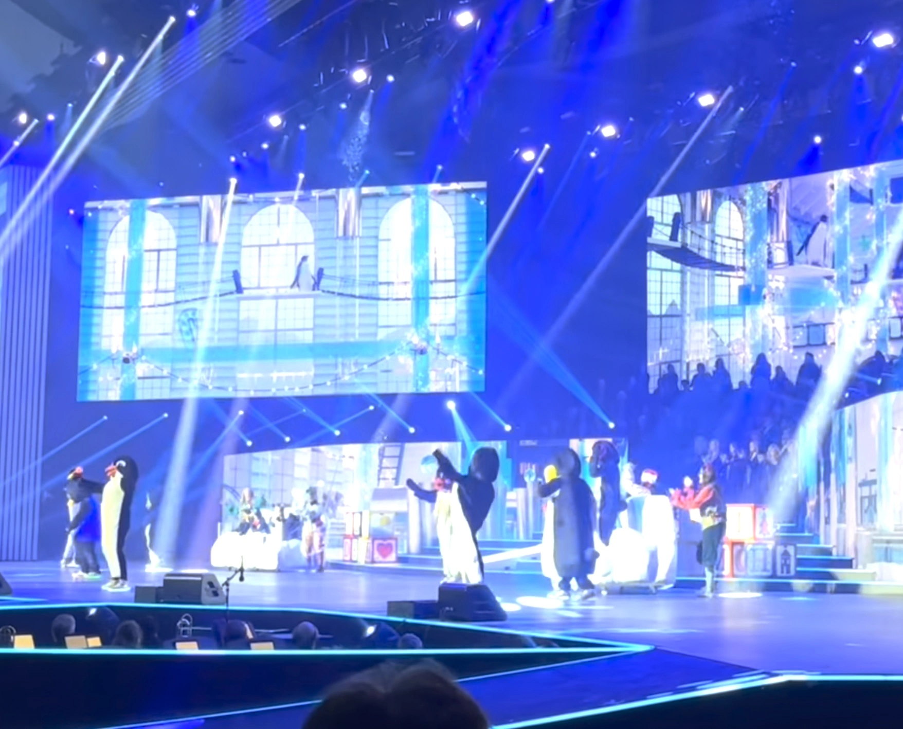 21 Mind-Blowing Moments Inside Megachurches