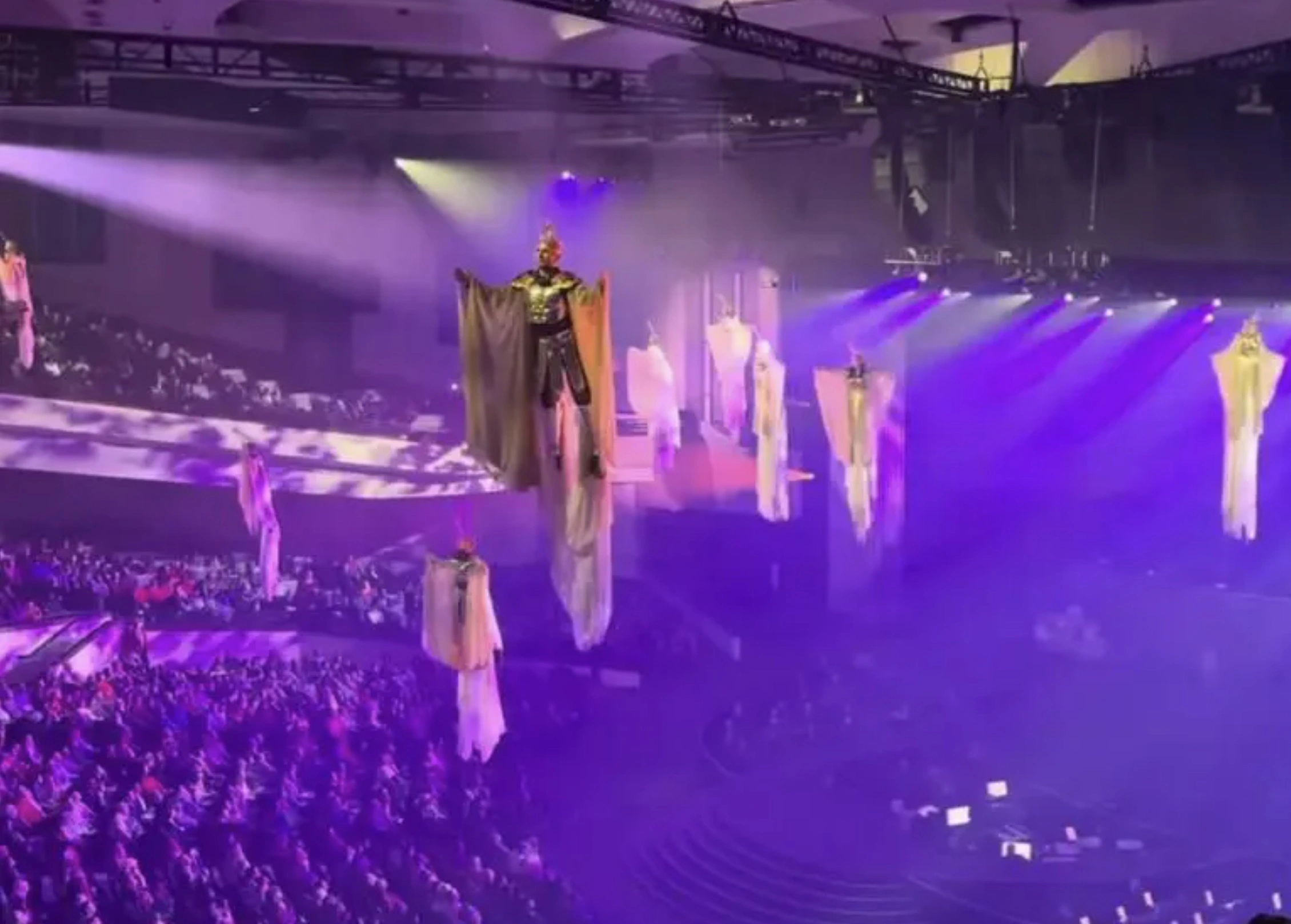 21 Mind-Blowing Moments Inside Megachurches